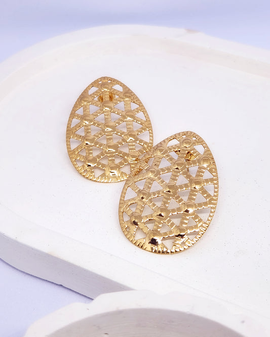 Golden Lace Oval Earrings