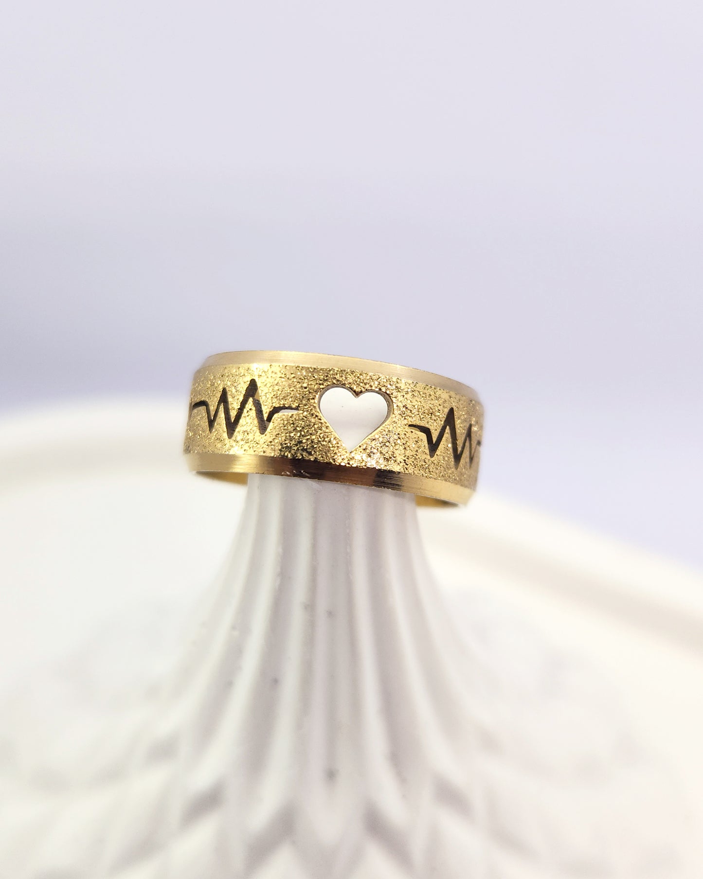 Golden Heartbeat Cutout Band - 18k Gold Plated