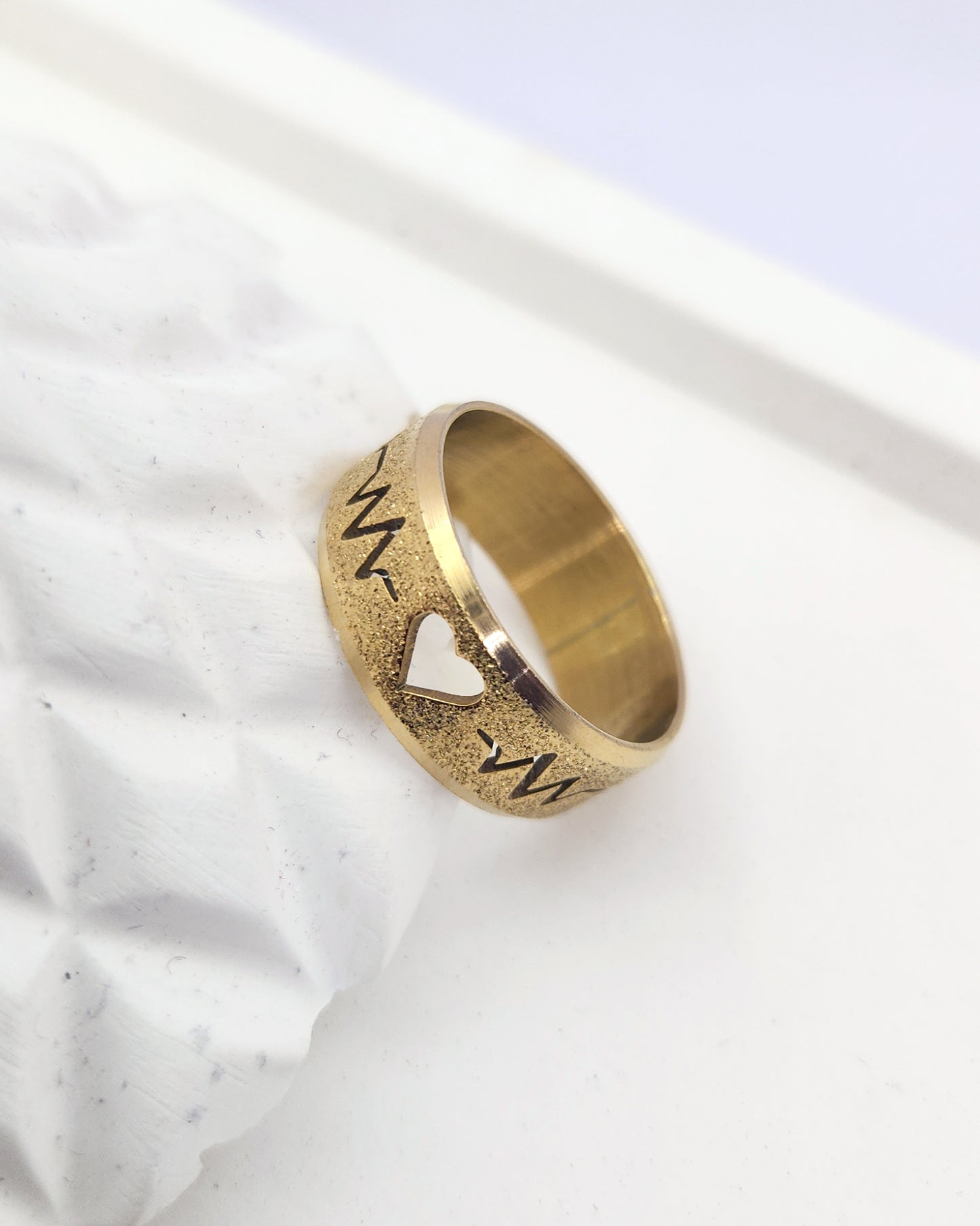 Golden Heartbeat Cutout Band - 18k Gold Plated