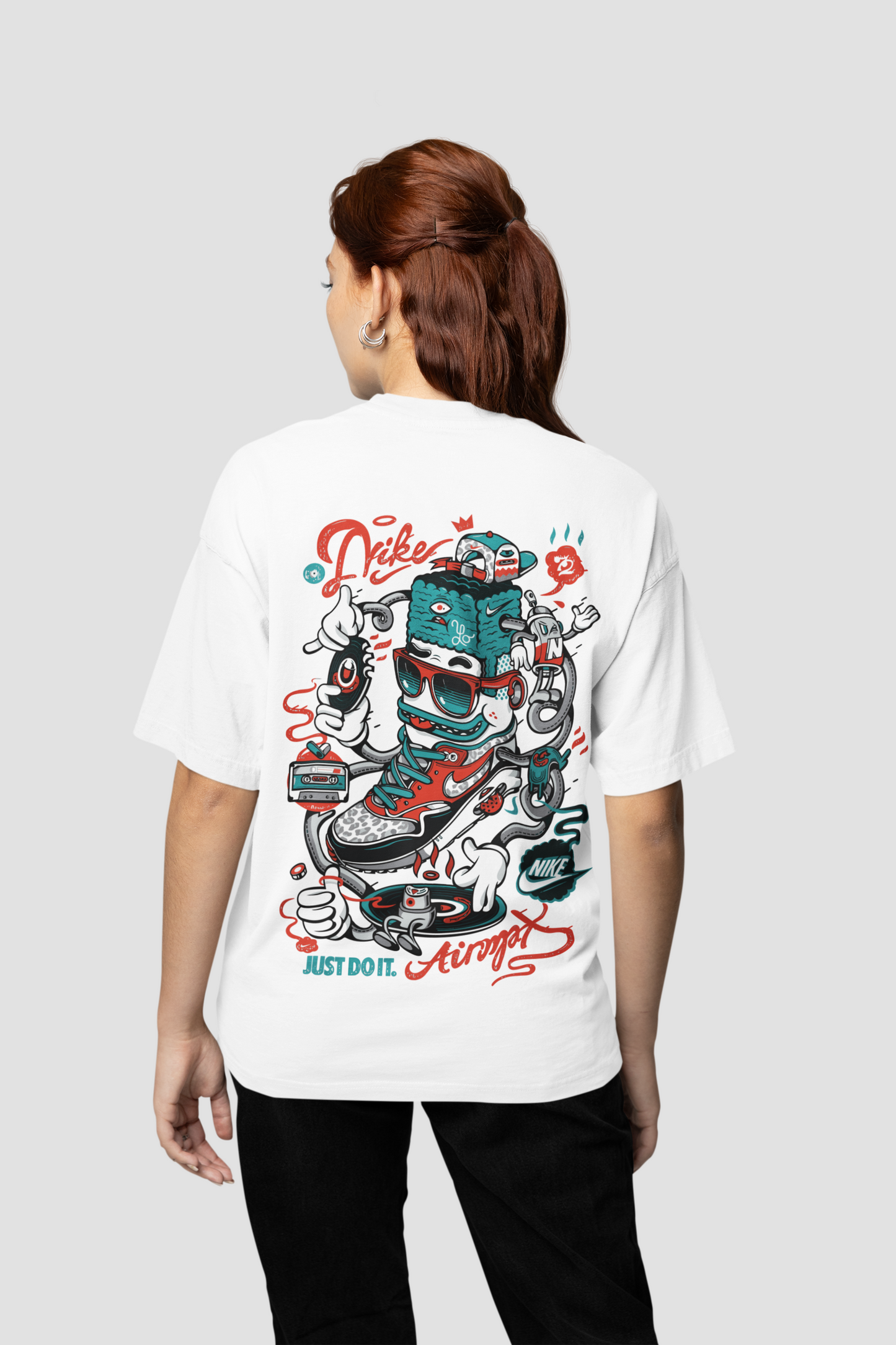 Trendy Sneaker Culture White T-Shirt – Oversized Unisex Streetwear