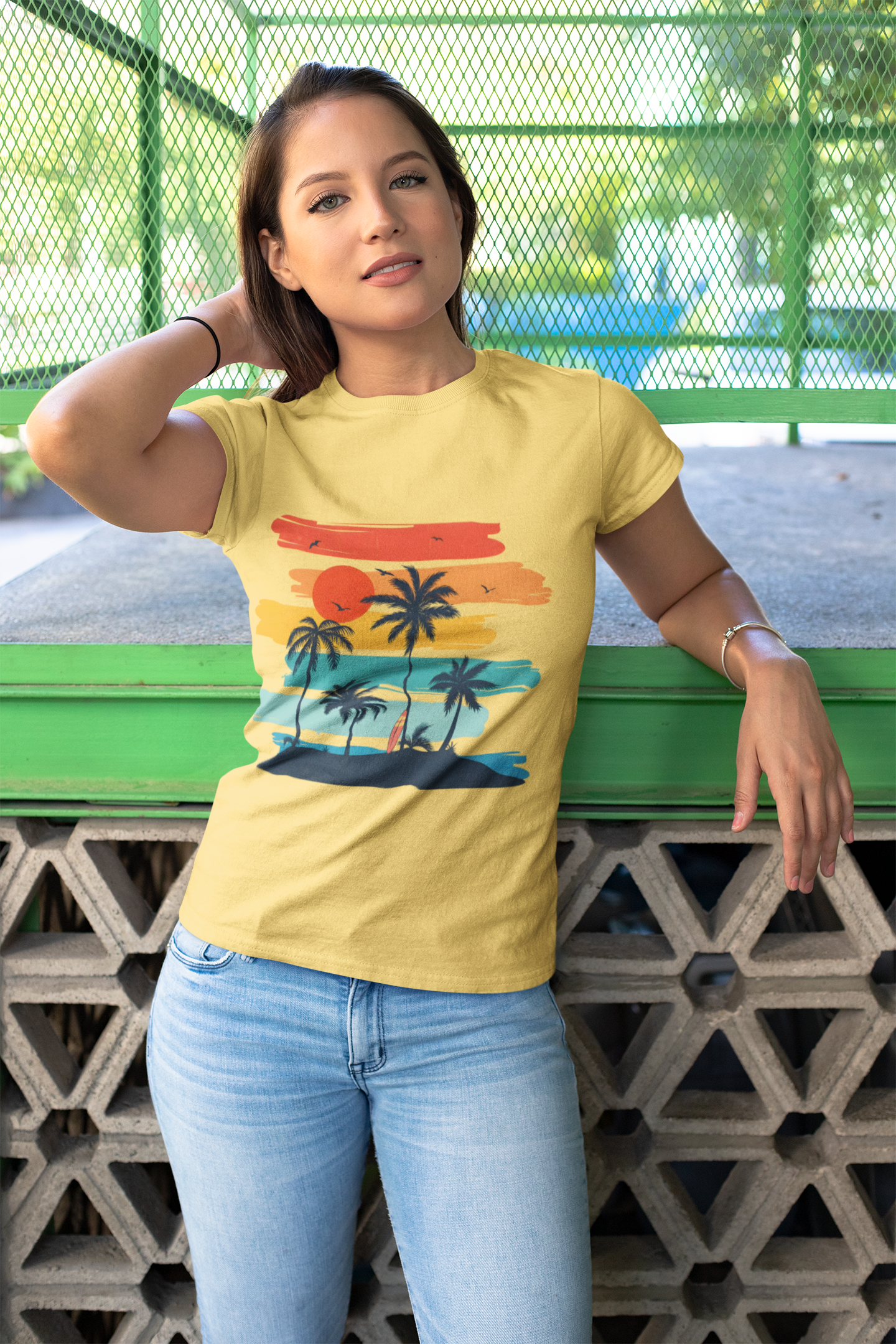 Vintage Vibes Women's T-Shirt – Sunset & Palm Silhouette Retro Style