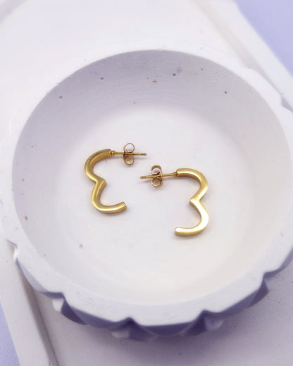 E-Shaped Open Hoops