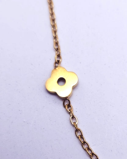 The Clover Solitaire Station Necklace | 18k Gold Plated